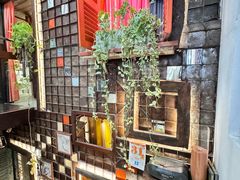 -Cuc Gach Quan Restaurant