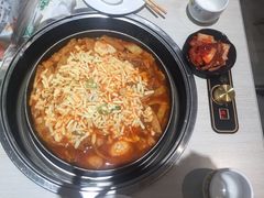 -三清洞摩西韩式年糕火锅(威高广场店)