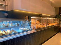 面包甜点陈列柜-烫面包·面包烘焙(绿地缤纷城店)