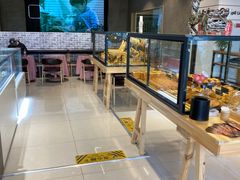 面包甜点陈列柜-熊叔熊婶面包房(团结湖店)
