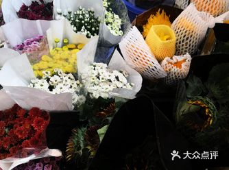 三圣乡万福花市的花又多又便宜～ 周末的下午和朋友们去