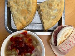 老兰家特色牛肉馅饼-老兰家传统烧烤炒菜泡馍(小南门店)