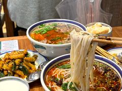 -云阿蛮云南生烫牛肉米线(奉贤路店)