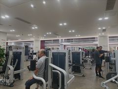 -英派斯健身旗舰店(海信国际中心馆)