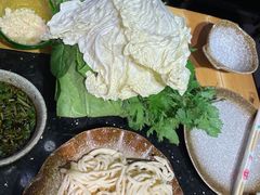 -顶顶汤火牛排火锅·经典铜锅涮肉