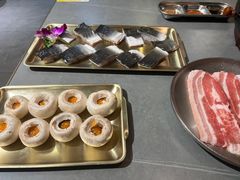 -围炉肉舍丹东海鲜烤肉·烤活鳗(步行街店)