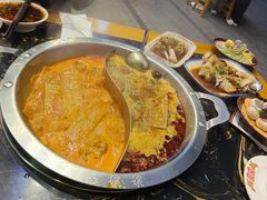 -憨孃孃·重庆老火锅(红山黑金店)