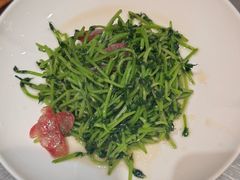 鸡油腊味炒豆苗-潮界(凯德晶萃店)