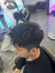 -藤野造型烫染·漂发