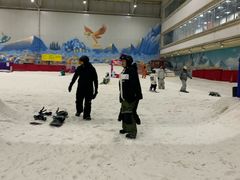 -乔波室内滑雪场