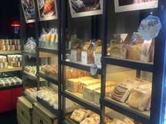 面包甜点陈列柜-华丰贺氏(福新西路店)