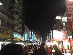 -六合夜市