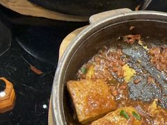 -帅巴人舅母子腊蹄民俗村