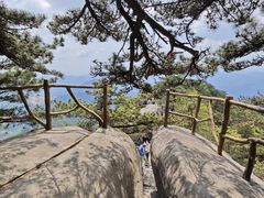 -罗田薄刀峰风景区