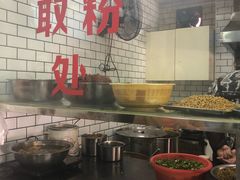 -覃肥叔桂林米粉(粮道街店)