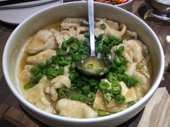 酸汤嫩鱼片-小大董·烤鸭(凤凰汇店)