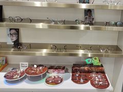 -视野联行眼镜•蔡司•依视路(温江店)