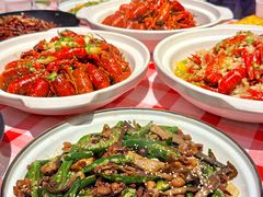 -肥小宝·金牌油焖大虾(襄阳龙虾地标店)