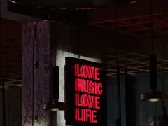 -FOUR PLAY BAR
