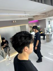 -宫铭烫发染发接发店