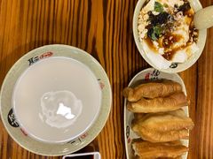-禾诗夜市大饼油条(松江店)