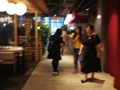 大堂-日进一片海.生腌海鲜火锅.宵夜烧烤(三里屯总店)