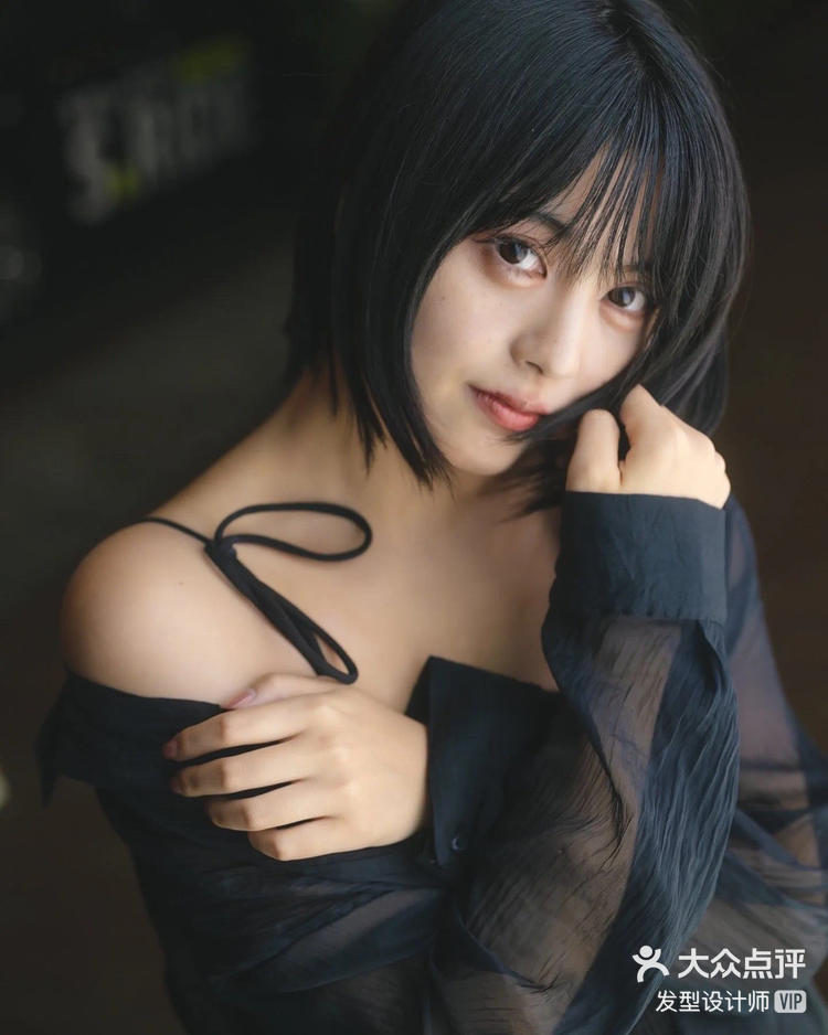 3 打开app查看高清大图 发型设计师 3月12日 22:47 关注 初恋系短 