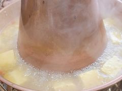 -果松木炭酸菜铜火锅·外婆参鸡汤