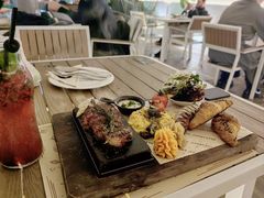 -Mark&Mars Restaurant