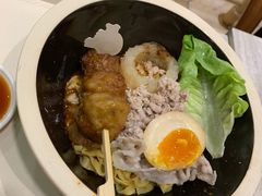 -爱雍·乌节