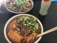 -薛记襄阳香辣牛肉面(平安路店)