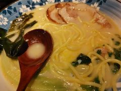 浓厚豚骨玉子拉面-春草居酒屋·晴子の店