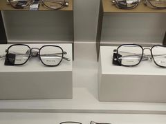 -J-Optical佳视明眼镜·蔡司视觉(青岛金茂览秀城店)