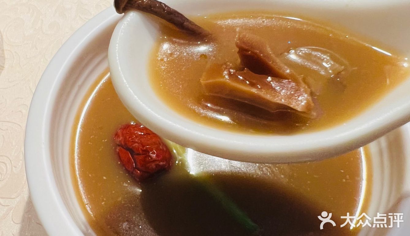 天冷第一餐火锅～牛蛙鱼头兼得