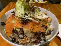 烟熏三文鱼杂菌沙拉-BE BRIGHT KITCHEN(正佳广场店)