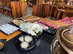 -果松木炭酸菜铜火锅·外婆参鸡汤