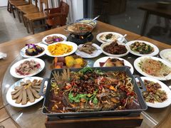 -聚农庄民宿农家院(梨木台东山店)