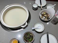 -四点金粥底火锅(沂州里店)