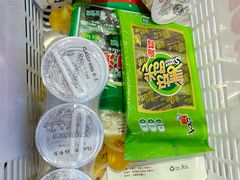 -赵一鸣零食(广州荔湾路店)