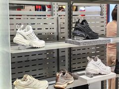 -SALOMON萨洛蒙(北京王府中环店)