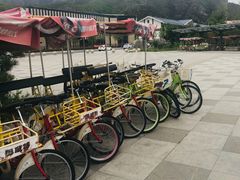 -百里峡七彩艺术小镇