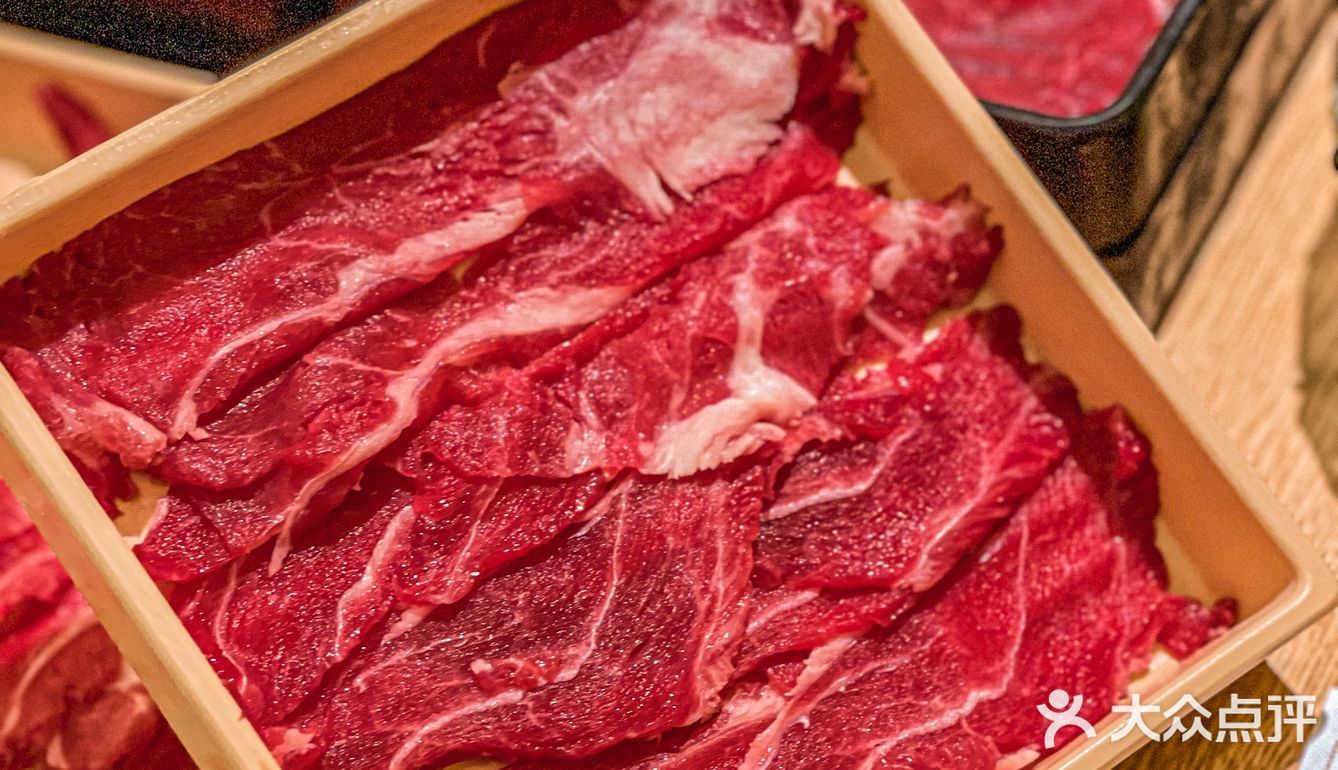 就说我朋友一个人吃了30盘牛肉这件事|这家寿喜锅也太美味了💕