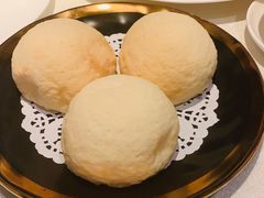 脆皮流沙包-皇朝会.经典传统粤菜(外滩店)