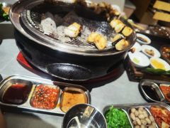 -围炉肉舍•炭烤活鳗•丹东海鲜烤肉(步行街店)