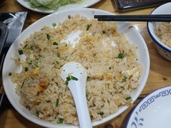 -宏兴烤鱼山庄(宣恩总店)