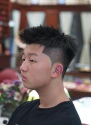 -海文先生国潮烫染男士理发馆