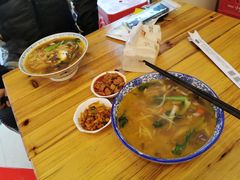 -邱芳粉店(迎宾大道旗舰店)
