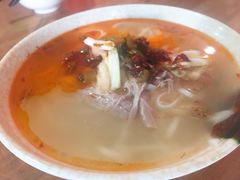 -巍山𤆵肉饵丝