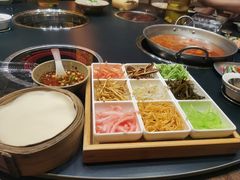 -野山舂·贵州现舂酸汤牛肉(东山店)