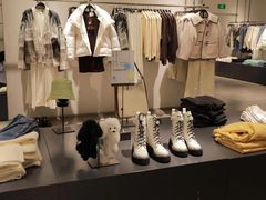 -URBAN REVIVO(七宝领展广场店)